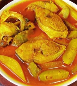 কাকরোল ইলিশ তরকারি (Kakrol ilish Curry)